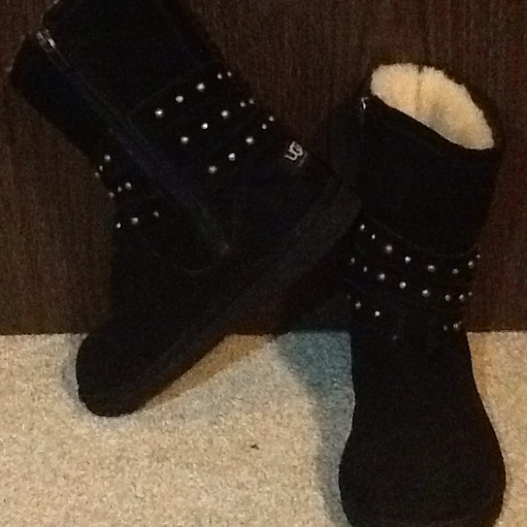 Unique and authentic UGGs - Picture 1 of 2